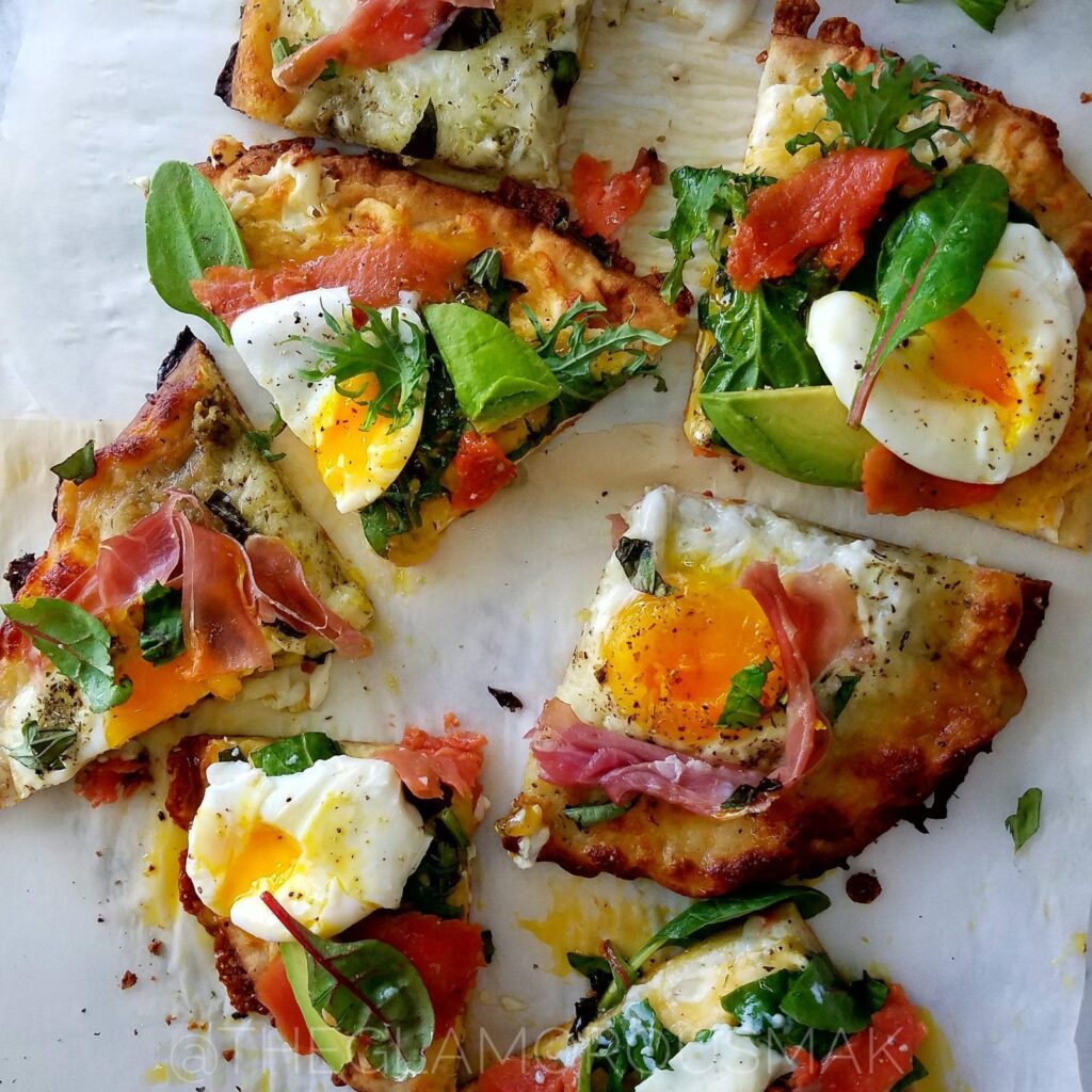 Easy breakfast idea with smoked salmon and poached eggs